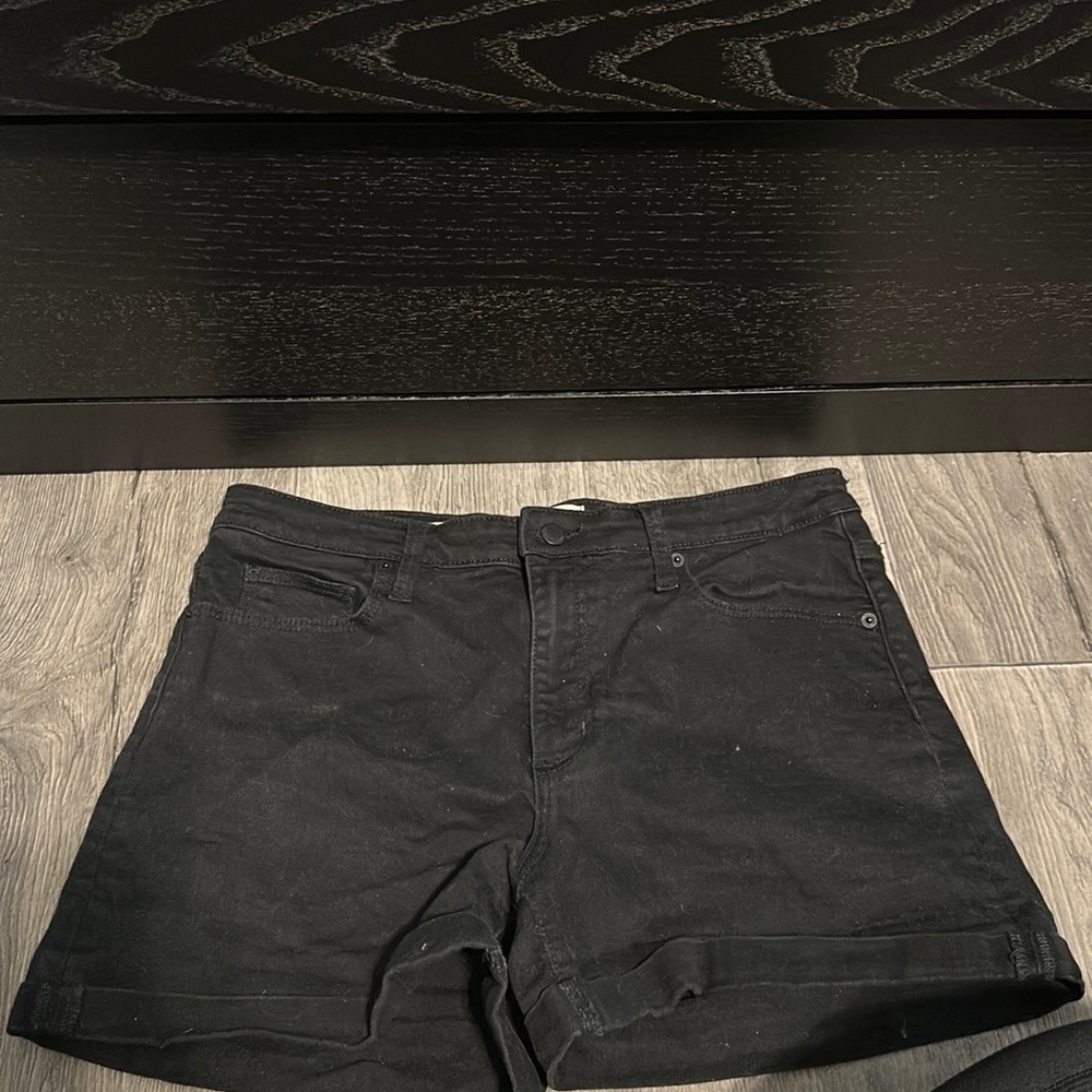Universal Thread High Rise Midi shorts Size 14/32R